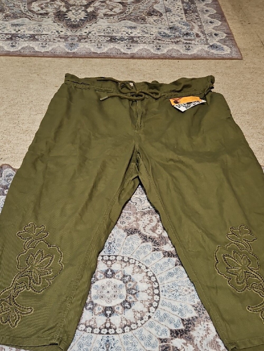 Women's Olive Cropped Drawstring Pants with Embroidered Detail - Picture 4 of 13